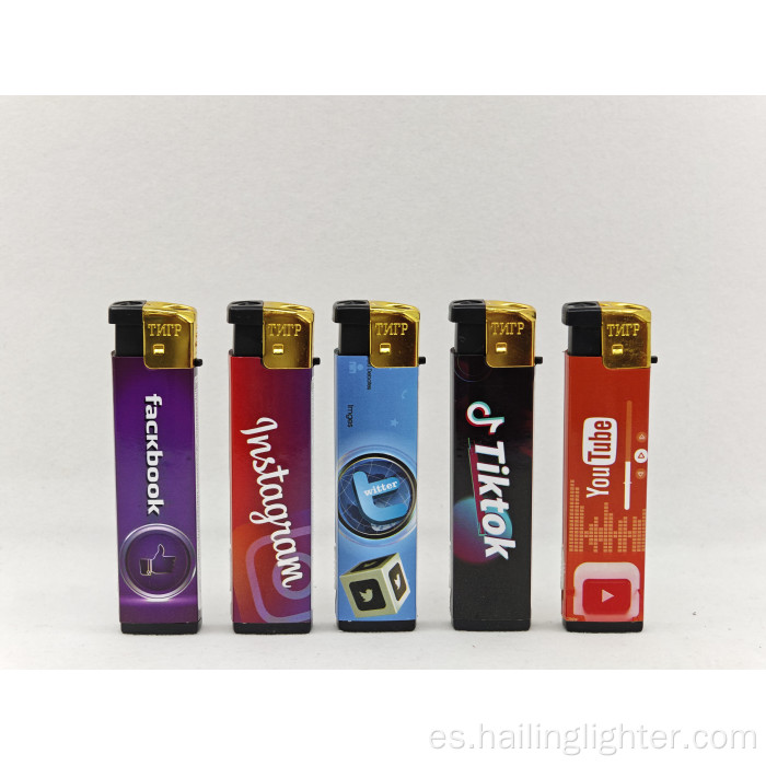 Encendedor electrónico recargable de butano con antorcha LED para cigarrillos